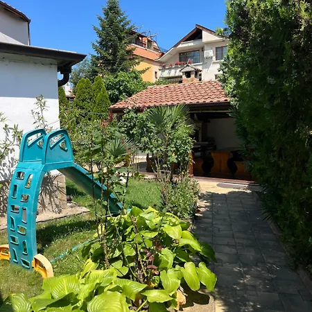 Guest house семеен авалон