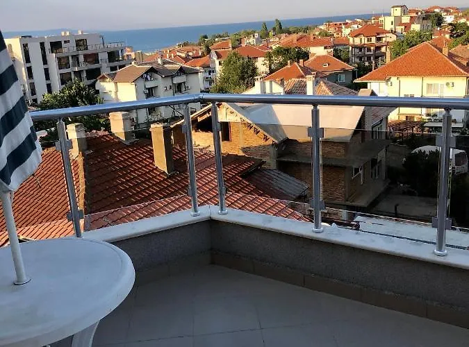 Casa de hóspedes семеен авалон